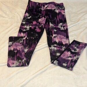Purple & Black Abstract Print Leggings - Women